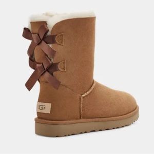 Women’s UGG Bailey bow 2 short boot. Chestnut. Size 10.Great condition.